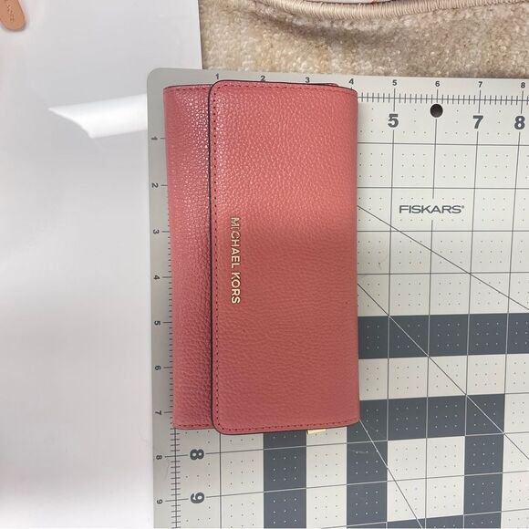 Michael Kors Women's Pebble Leather Trifold Wallet Rose - Picture 8 of 8